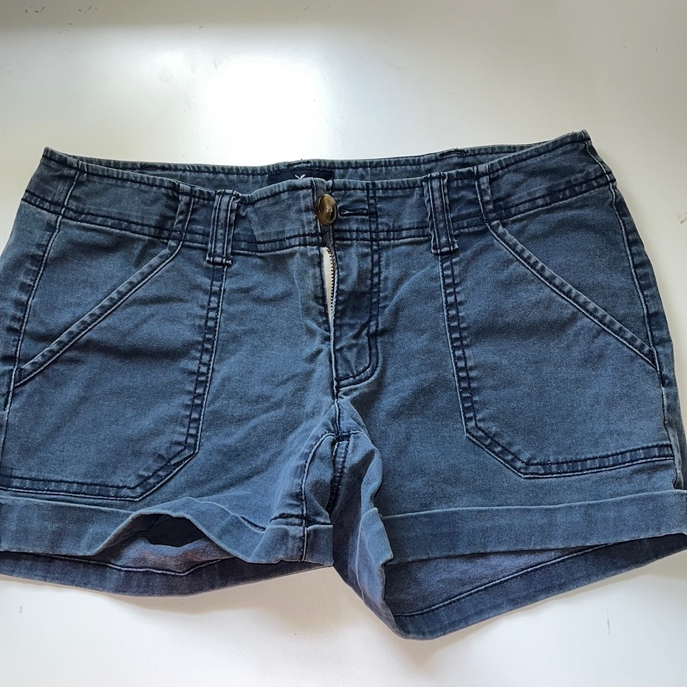Women’s Low Rise American Eagle Shorts